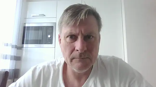 Snapshot of johnnym1 chatting on January 29, 8:51 am johnnym1 online show from January 29, 8:51 am