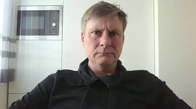 Snapshot of johnnym1 chatting on February 4, 9:38 am johnnym1 online show from February 4, 9:38 am