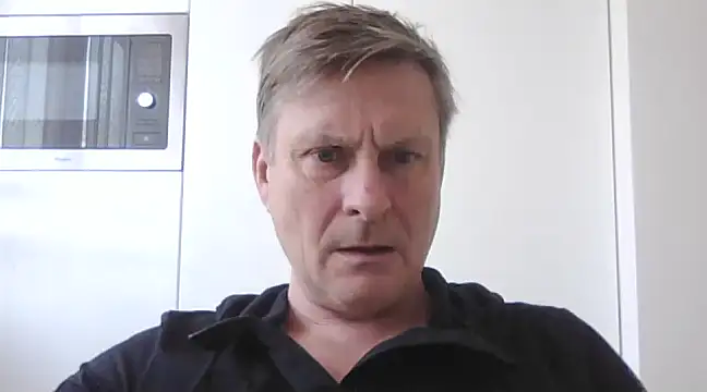 Snapshot of johnnym1 chatting on February 18, 1:11 pm johnnym1 online show from February 18, 1:11 pm