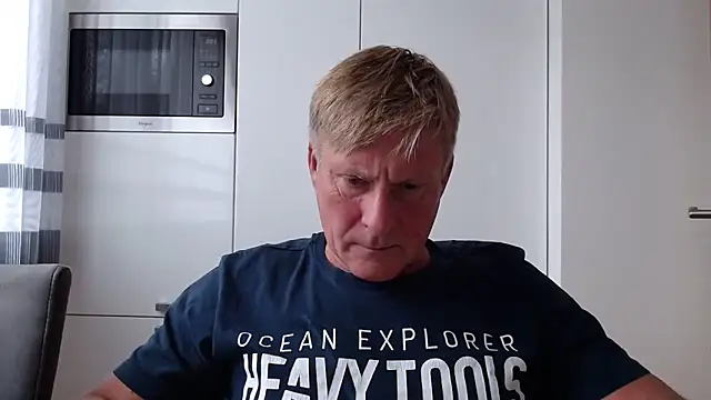 Snapshot of johnnym1 chatting on October 1, 2:45 pm johnnym1 online show from October 1, 2:45 pm