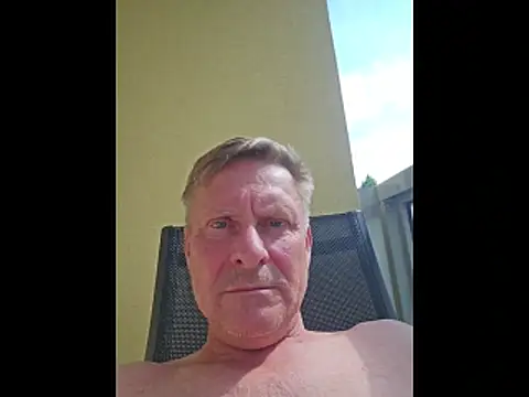 johnnym1 online show from June 16, 7:33 am