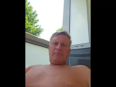 johnnym1 online show from June 26, 11:47 am