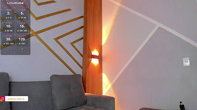 madison little  online show from December 5, 1:38 pm