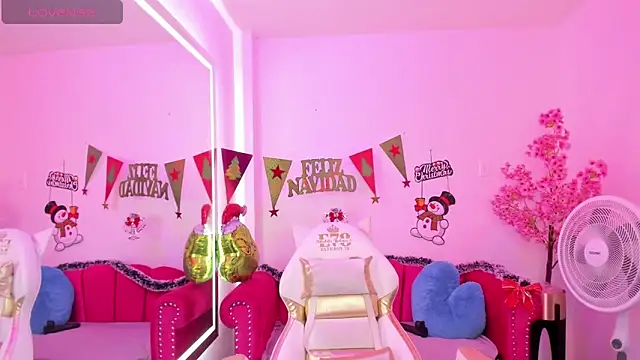 Snapshot of Miss_dolly_ chatting on December 15, 12:28 pm Miss dolly online show from December 15, 12:28 pm