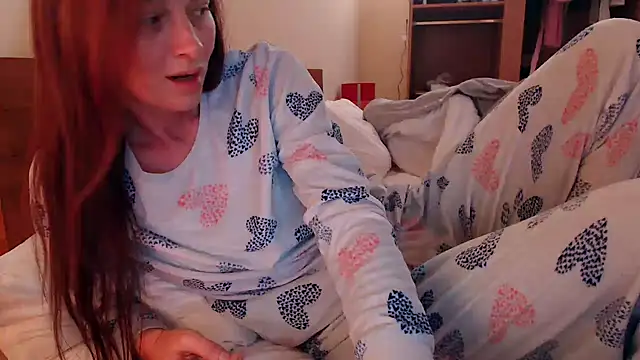 Snapshot of LovelyAndraGirl chatting on February 11, 11:43 am LovelyAndraGirl online show from February 11, 11:43 am