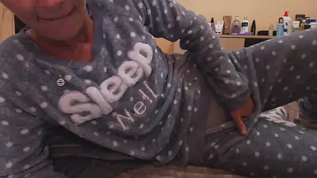 Snapshot of LovelyAndraGirl chatting on September 17, 7:37 pm LovelyAndraGirl online show from September 17, 7:37 pm