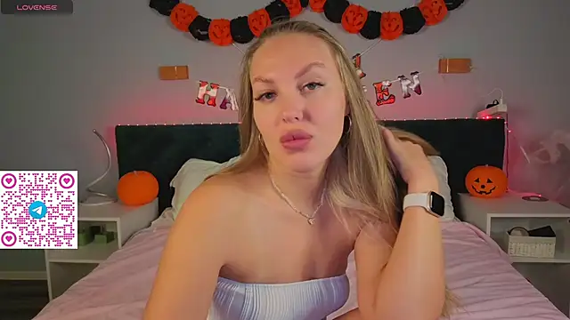 Snapshot of Kelly_Hardy chatting on November 4, 1:05 am Kelly Hardy online show from November 4, 1:05 am