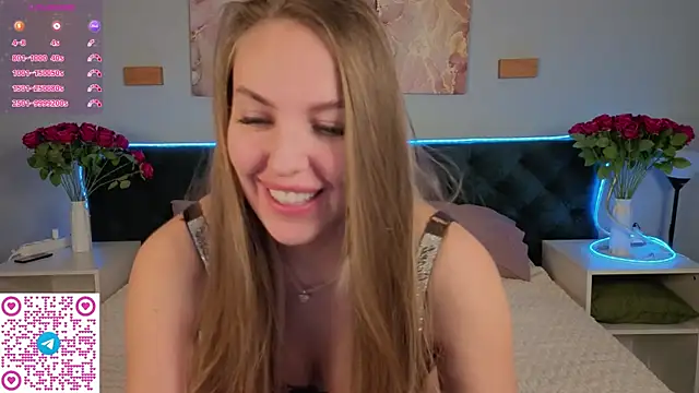 Kelly Hardy online show from February 14, 1:24 am