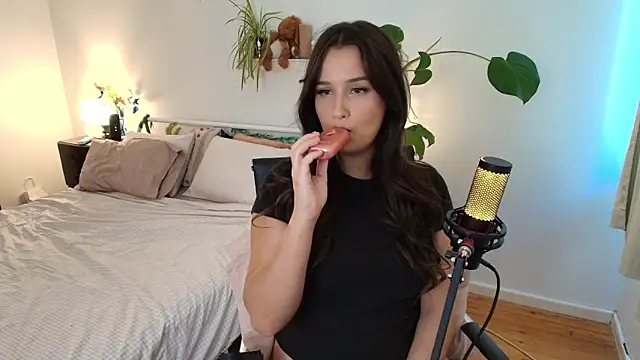 Lenas Room online show from March 23, 7:01 am