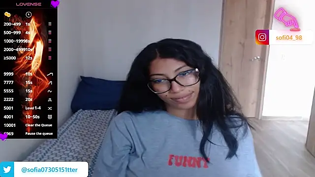 Snapshot of sofia_rosse4 chatting on February 25, 2:33 pm sofia rosse4 online show from February 25, 2:33 pm