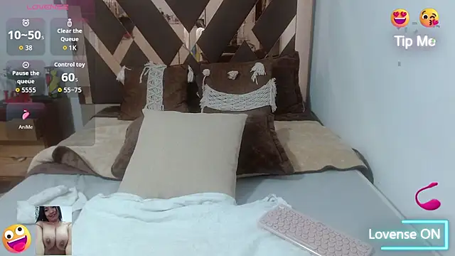 lindaesmeralda online show from January 19, 12:31 pm