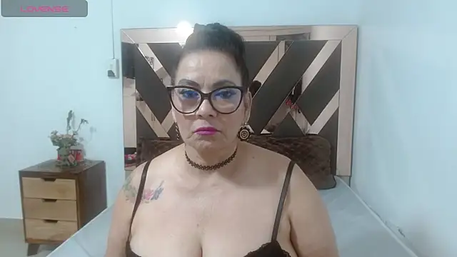 lindaesmeralda online show from April 29, 10:08 am