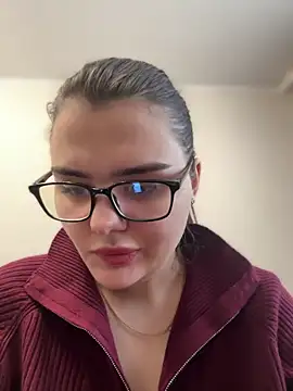 Snapshot of NikaMur chatting on February 11, 3:29 am NikaMur online show from February 11, 3:29 am