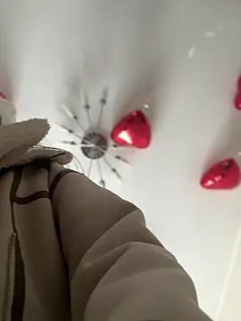 Snapshot of NikaMur chatting on March 1, 5:31 am NikaMur online show from March 1, 5:31 am