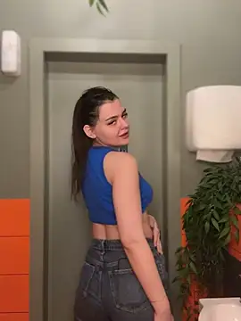 Snapshot of NikaMur chatting on March 11, 7:26 am NikaMur online show from March 11, 7:26 am