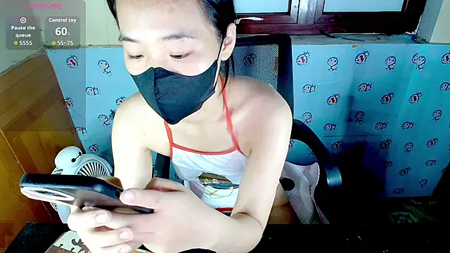 Snapshot of __Saphia__ chatting on May 17, 3:30 pm Saphia online show from May 17, 3:30 pm