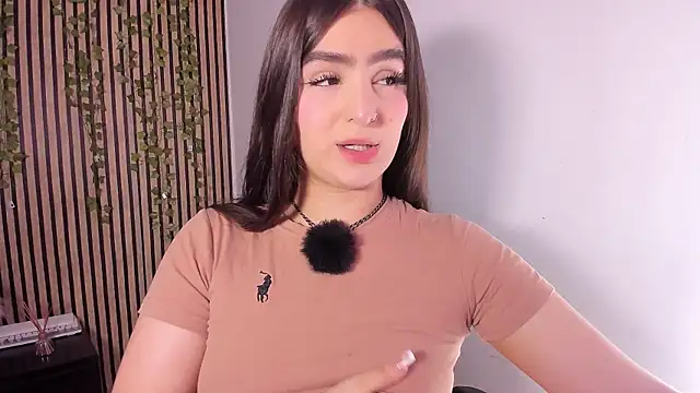 Snapshot of sofia_44 chatting on July 15, 2:55 pm sofia 44 online show from July 15, 2:55 pm