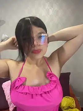 Snapshot of dayis_butera chatting on May 4, 12:23 pm dayis butera online show from May 4, 12:23 pm