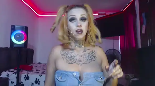 aliceesmith online show from January 25, 1:19 pm