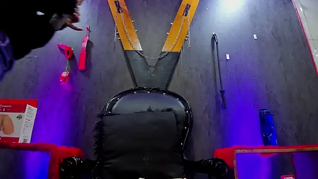 CharlotteScotte online show from January 13, 11:30 am