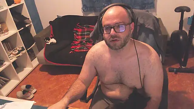 ravingr4d4 online show from March 4, 1:12 am