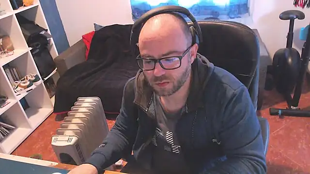 ravingr4d4 online show from March 4, 8:57 am