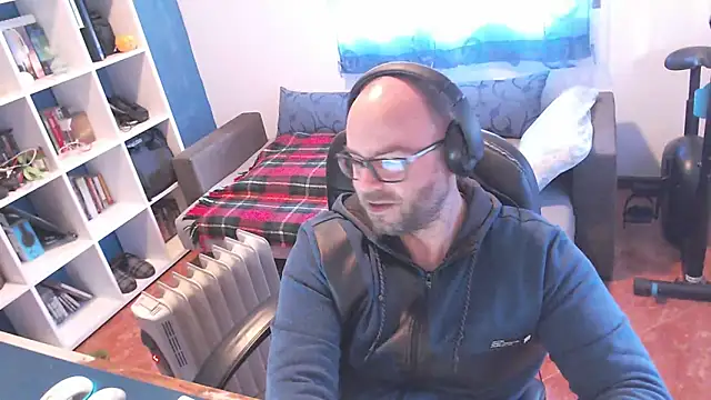 ravingr4d4 online show from March 4, 2:42 pm