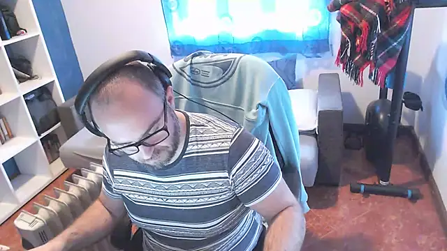 ravingr4d4 online show from March 12, 12:15 pm