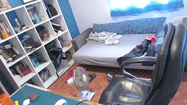 ravingr4d4 online show from September 26, 1:15 pm