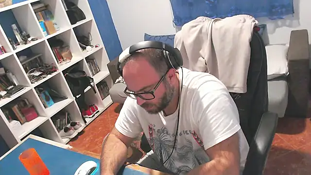 ravingr4d4 online show from October 4, 10:52 pm