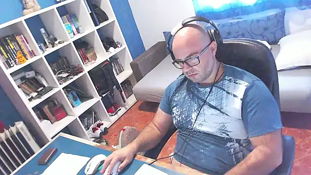 ravingr4d4 online show from October 8, 9:51 am