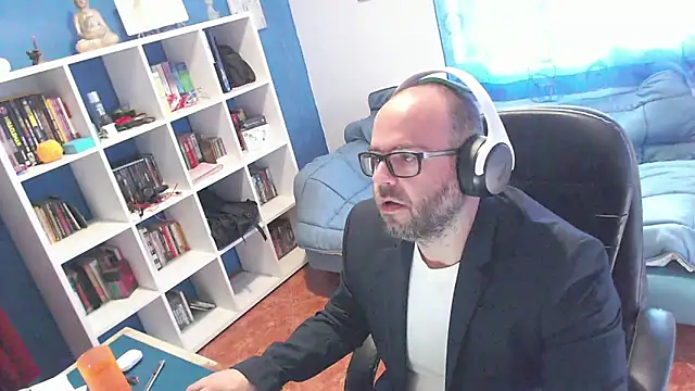 ravingr4d4 online show from January 6, 9:57 am