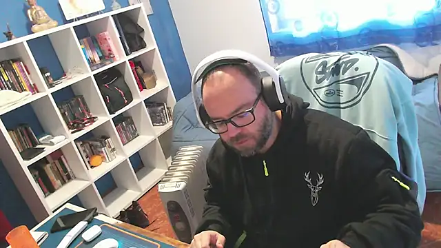 ravingr4d4 online show from February 26, 9:19 am