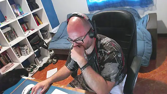 ravingr4d4 online show from April 29, 9:24 am
