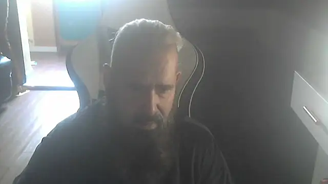 maseurbeardedpig online show from October 31, 10:49 am