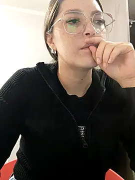 Snapshot of Daniela77771 chatting on April 17, 3:15 pm Daniela77771 online show from April 17, 3:15 pm