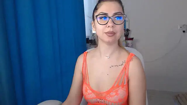 Snapshot of SugarErika chatting on March 4, 3:15 pm SugarErika online show from March 4, 3:15 pm