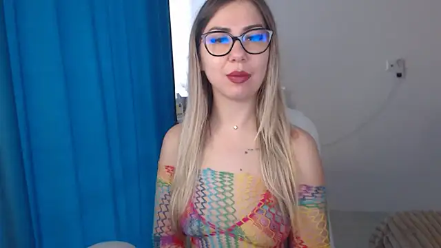 Snapshot of SugarErika chatting on March 14, 6:21 am SugarErika online show from March 14, 6:21 am