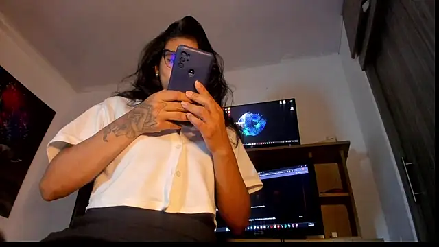 kaamilah online show from October 15, 4:34 am