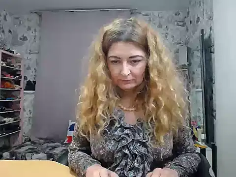 Snapshot of Helen1974 chatting on March 3, 7:39 pm Helen1974 online show from March 3, 7:39 pm