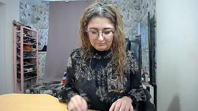 Snapshot of Helen1974 chatting on March 23, 5:21 am Helen1974 online show from March 23, 5:21 am