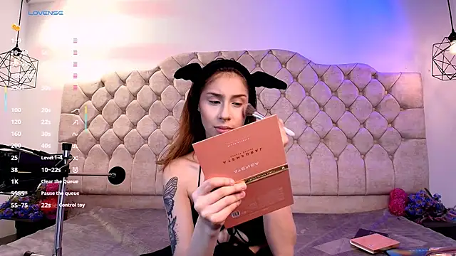 bellablack27 online show from February 13, 1:15 pm