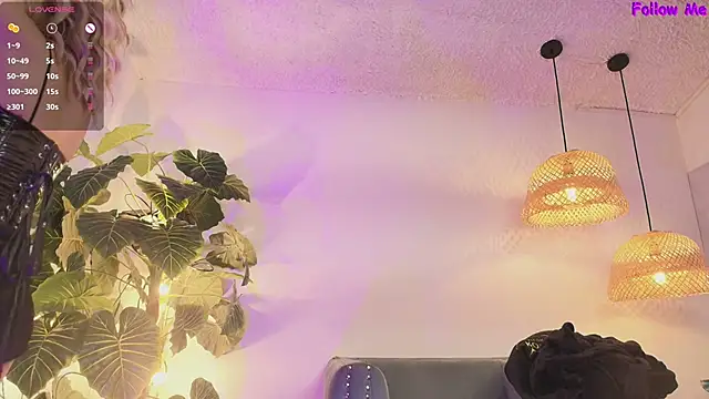 Snapshot of bellablack27 chatting on May 21, 8:05 pm bellablack27 online show from May 21, 8:05 pm