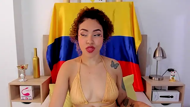 Zoe Gruber online show from June 27, 10:59 pm