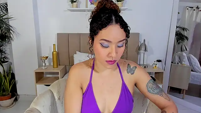 Zoe Gruber online show from July 25, 1:04 am