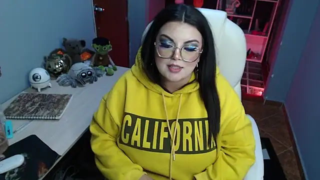 Snapshot of juliette_rd chatting on December 4, 8:12 am juliette rd online show from December 4, 8:12 am