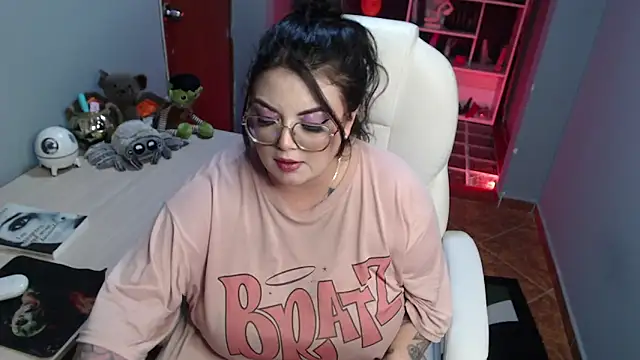 Snapshot of juliette_rd chatting on December 11, 10:03 am juliette rd online show from December 11, 10:03 am