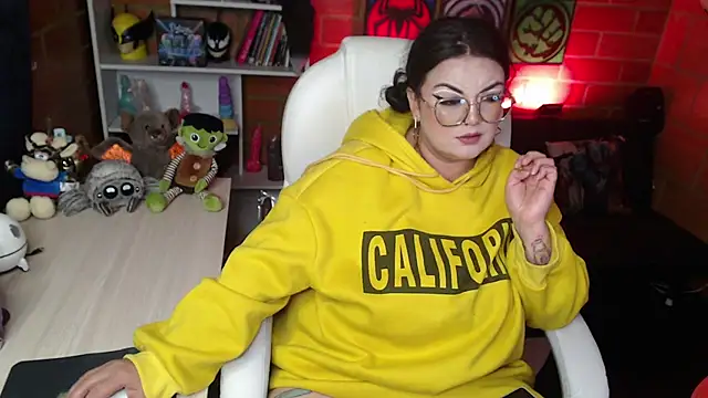 Snapshot of juliette_rd chatting on January 8, 1:31 pm juliette rd online show from January 8, 1:31 pm