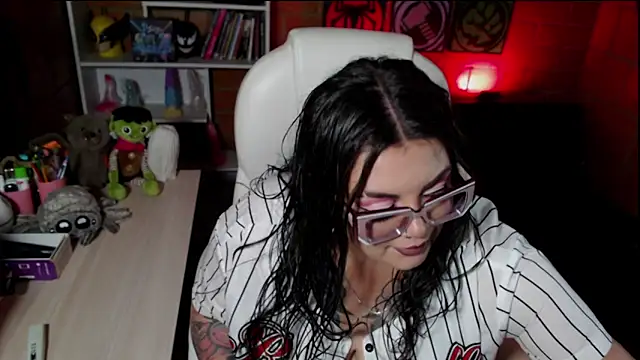 Snapshot of juliette_rd chatting on November 20, 1:39 am juliette rd online show from November 20, 1:39 am