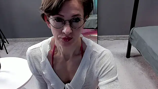 Dorothy Meyer online show from March 13, 9:54 pm